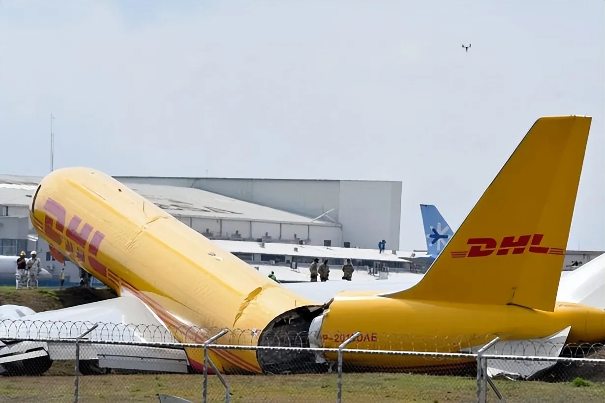 波音757-200断两截，DHL货机哥斯达黎加紧急迫降，为何老是波音飞机？—美国退役飞机公司