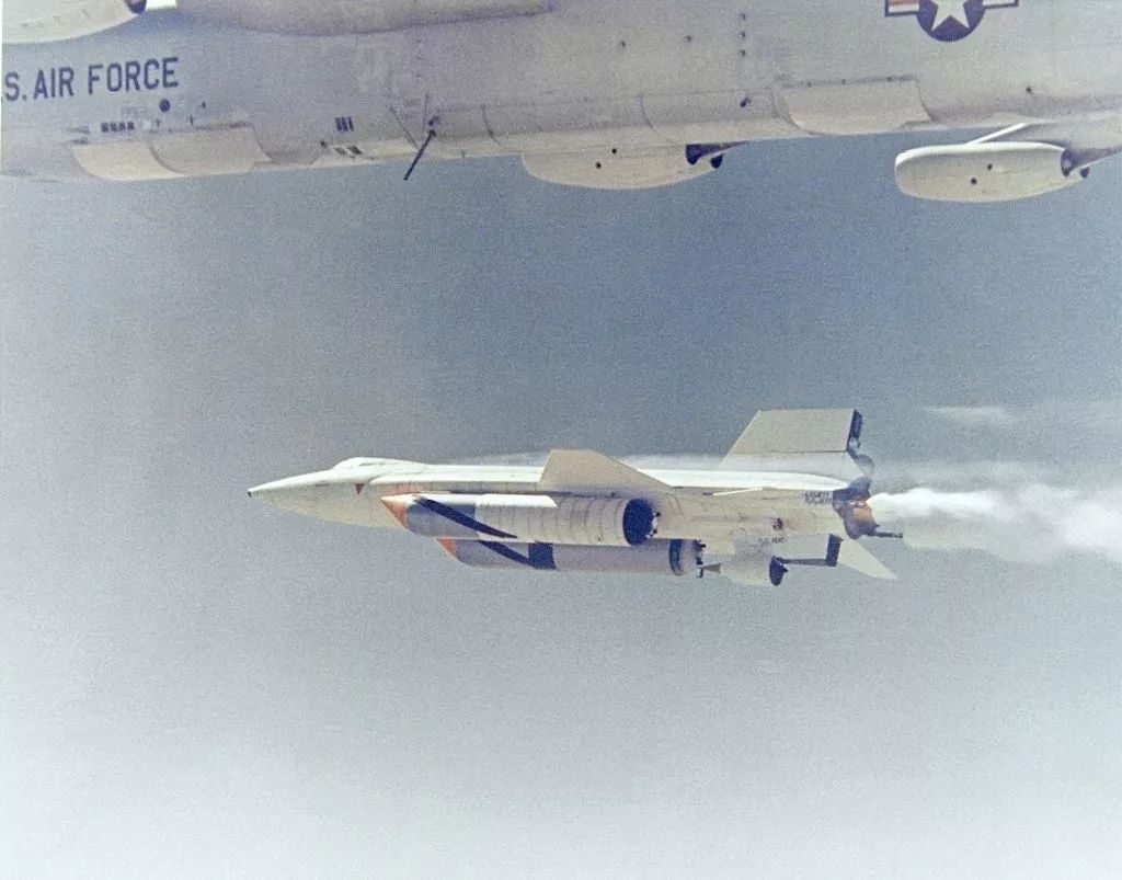 飞机全书，波澜壮阔的百年航空史诗画卷（IV）—美国退役飞机公司